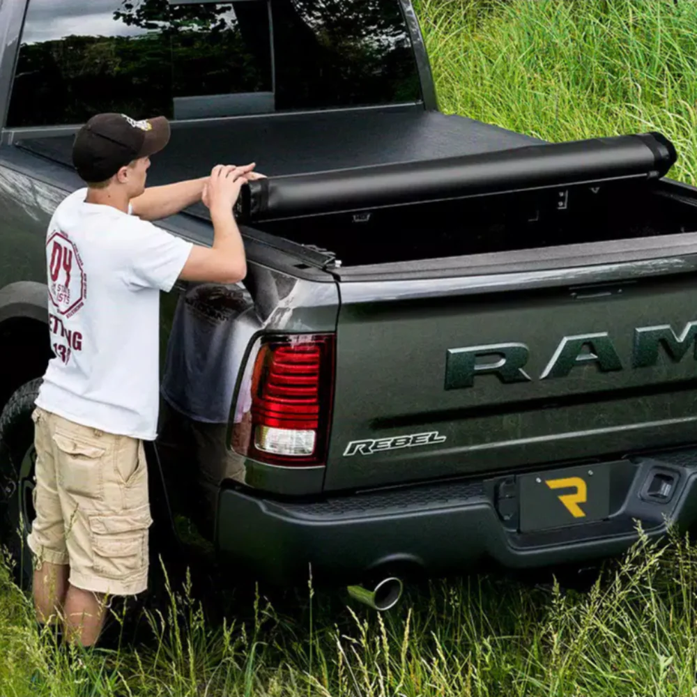 Deuce Soft Folding Tonneau Cover Tundra (2022+) - Image 15